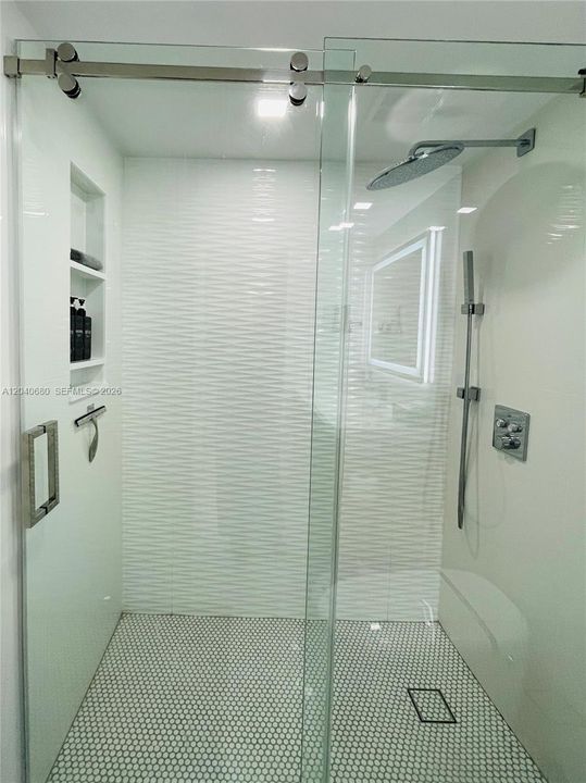 For Rent: $4,200 (2 beds, 2 baths, 824 Square Feet)