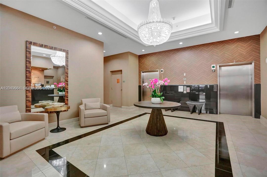 For Rent: $4,000 (2 beds, 2 baths, 1053 Square Feet)