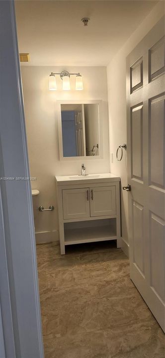 For Rent: $4,000 (2 beds, 2 baths, 1053 Square Feet)