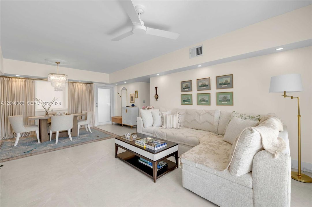 For Sale: $495,000 (2 beds, 2 baths, 1190 Square Feet)