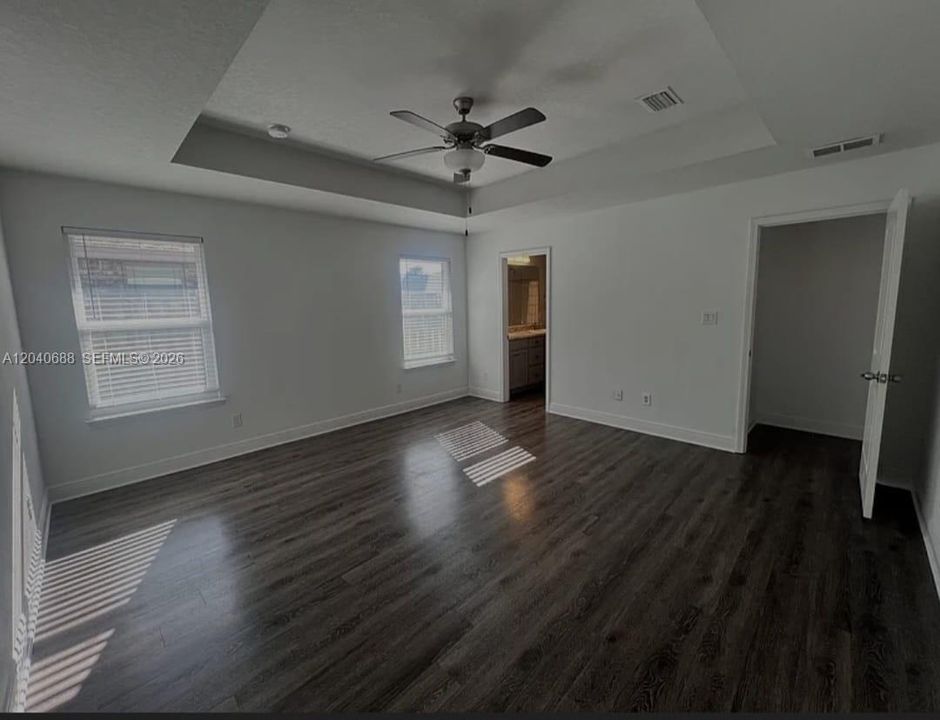 For Rent: $1,575 (4 beds, 2 baths, 1602 Square Feet)