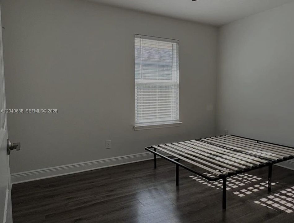 For Rent: $1,575 (4 beds, 2 baths, 1602 Square Feet)