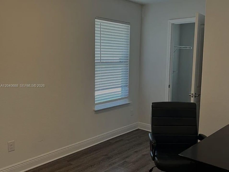 For Rent: $1,575 (4 beds, 2 baths, 1602 Square Feet)