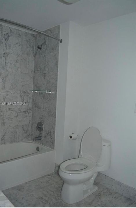 For Rent: $2,750 (1 beds, 1 baths, 978 Square Feet)