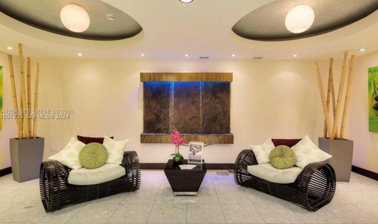 For Rent: $2,750 (1 beds, 1 baths, 978 Square Feet)