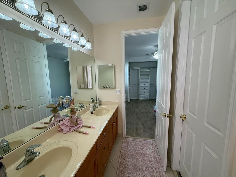 Bedroom 3 ensuite