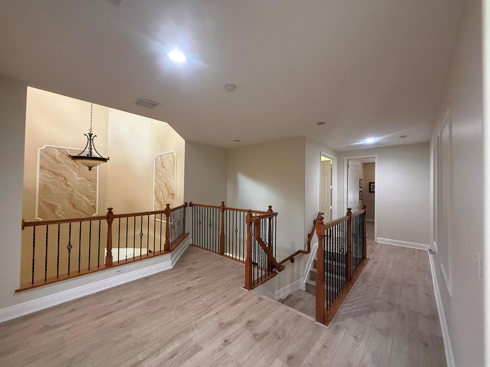 Loft - Freshly painted - move in ready!