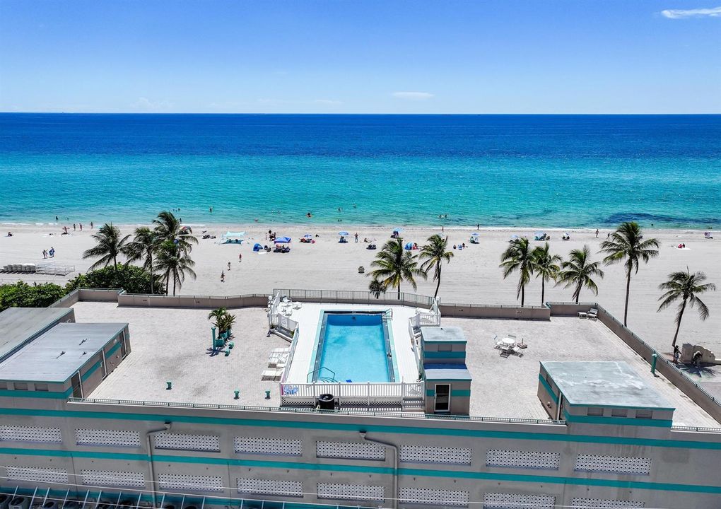 seahorse roofstop heated pool