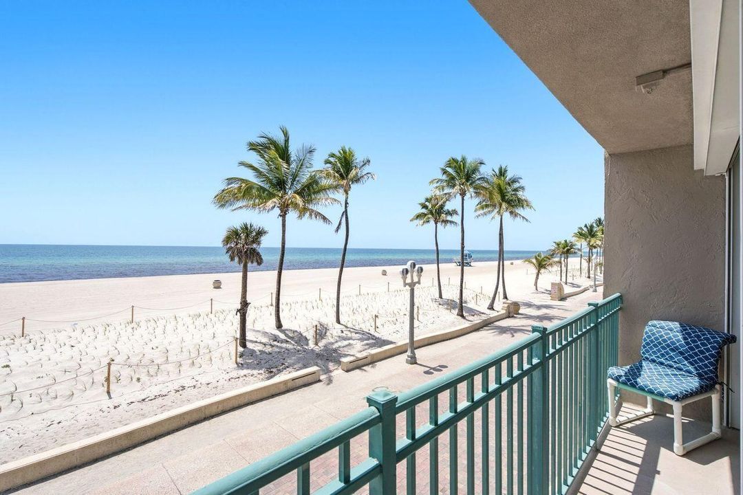 seahorse 205 balcony with view