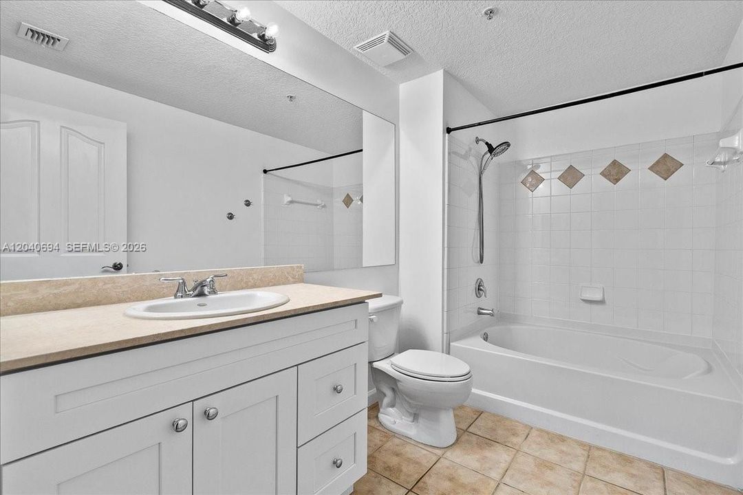 En Venta: $365,000 (2 camas, 2 baños, 1194 Pies cuadrados)