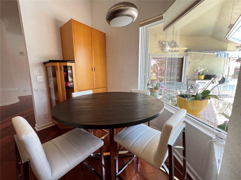 В аренду: $6,700 (4 спален, 2 ванн, 2434 Квадратных фут)
