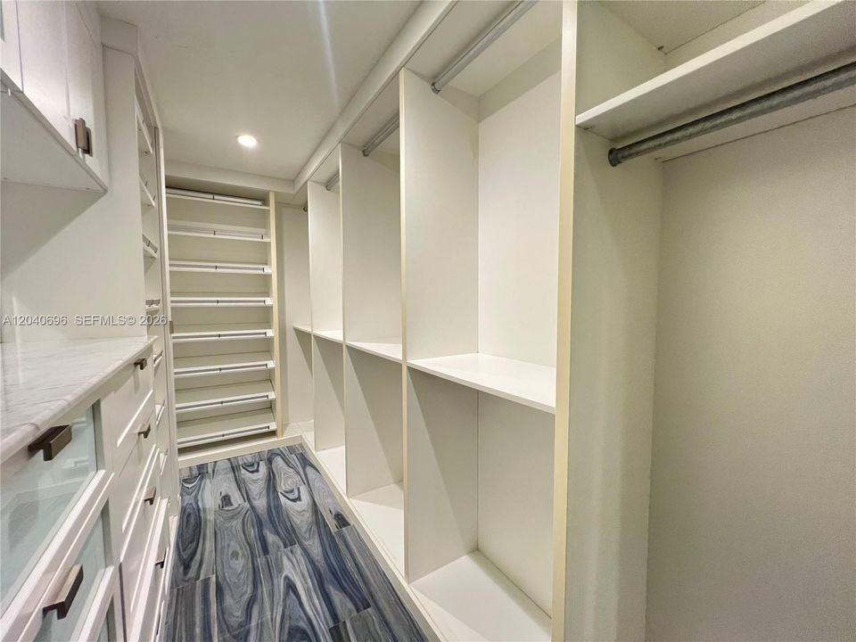 В аренду: $6,700 (4 спален, 2 ванн, 2434 Квадратных фут)