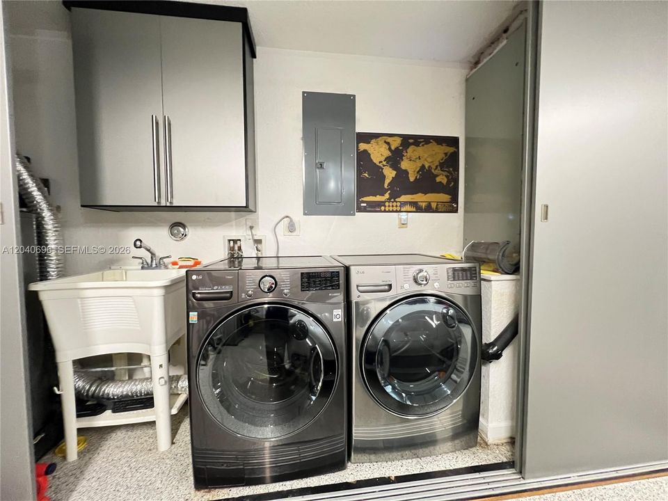 В аренду: $6,700 (4 спален, 2 ванн, 2434 Квадратных фут)