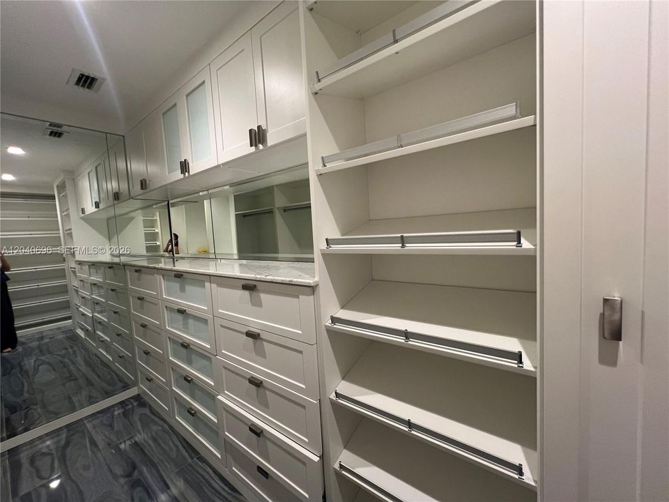В аренду: $6,700 (4 спален, 2 ванн, 2434 Квадратных фут)