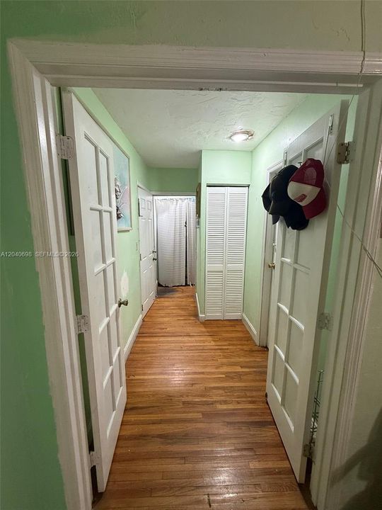 En Venta: $875,000 (5 camas, 3 baños, 2636 Pies cuadrados)
