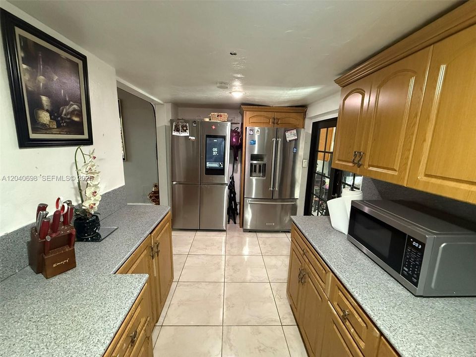 En Venta: $875,000 (5 camas, 3 baños, 2636 Pies cuadrados)