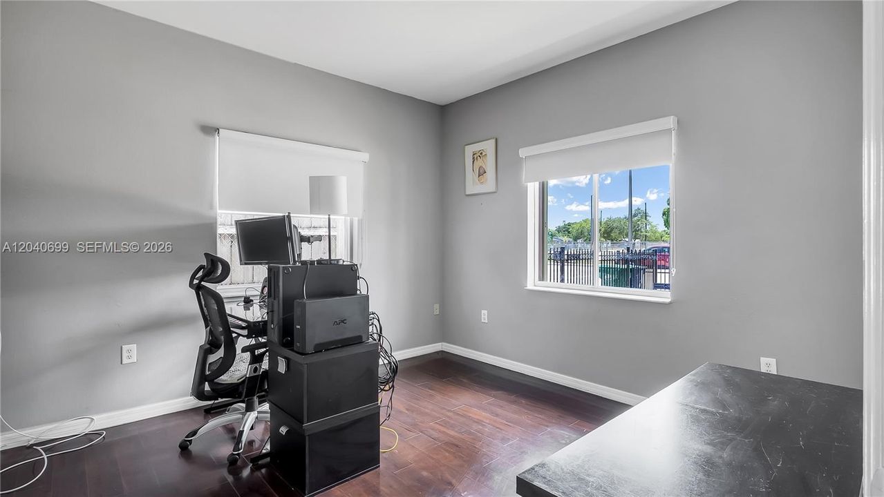 For Sale: $550,000 (3 beds, 2 baths, 1701 Square Feet)