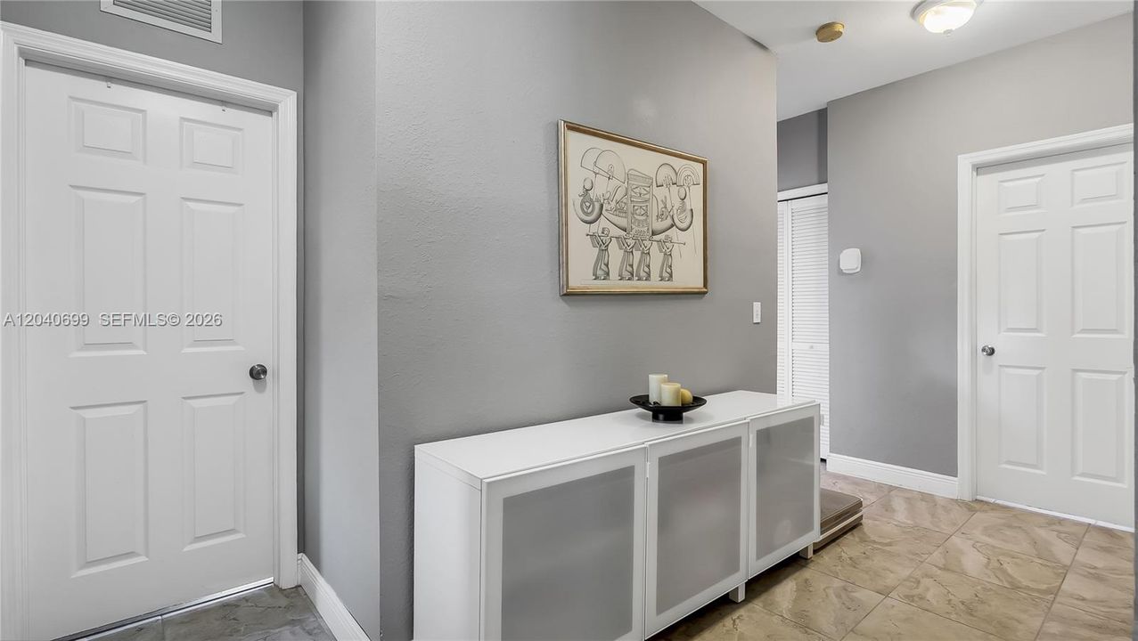For Sale: $550,000 (3 beds, 2 baths, 1701 Square Feet)