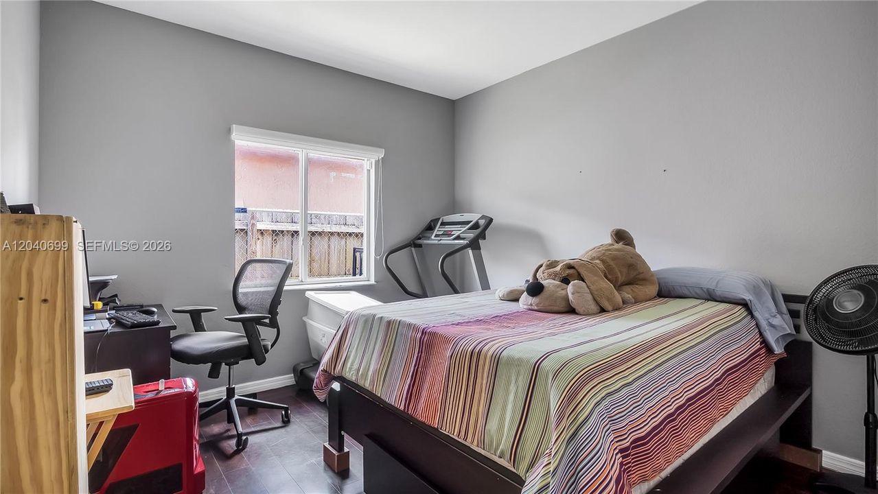 For Sale: $550,000 (3 beds, 2 baths, 1701 Square Feet)