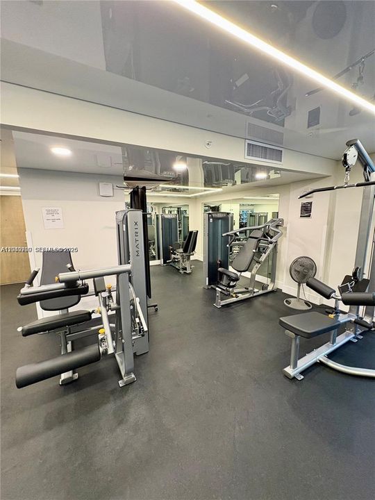 For Rent: $4,950 (2 beds, 2 baths, 1534 Square Feet)