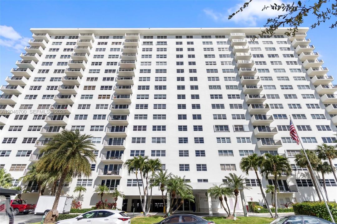 For Rent: $4,950 (2 beds, 2 baths, 1534 Square Feet)