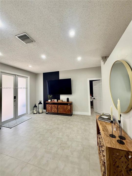 For Sale: $599,999 (4 beds, 2 baths, 1561 Square Feet)