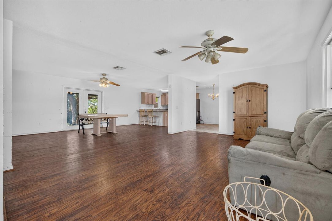Large open floor plan 2546 27th St Ok
