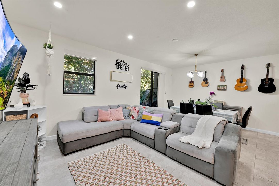 6977 Broadland Way Coconut Creek 00019