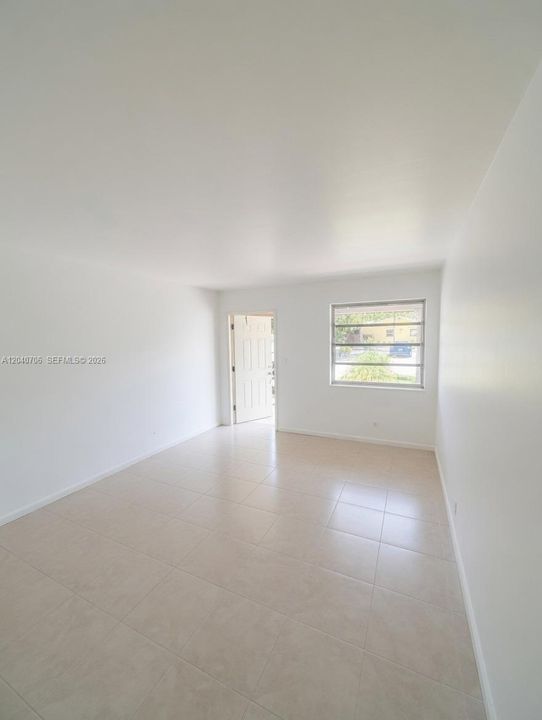 For Rent: $1,499 (1 beds, 1 baths, 9316 Square Feet)