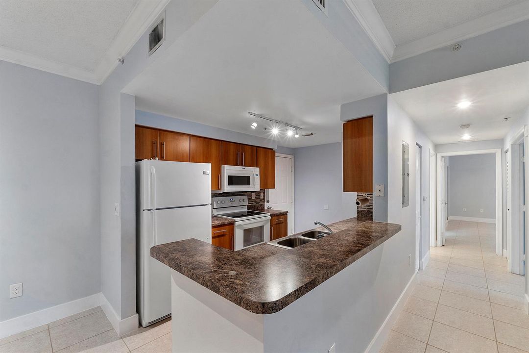 5980 W SAMPLE ROAD U104_011