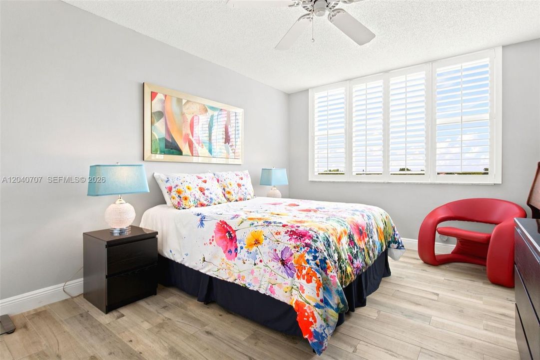 For Sale: $189,000 (2 beds, 2 baths, 1284 Square Feet)