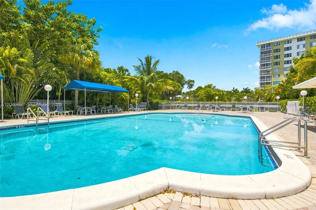 For Sale: $189,000 (2 beds, 2 baths, 1284 Square Feet)