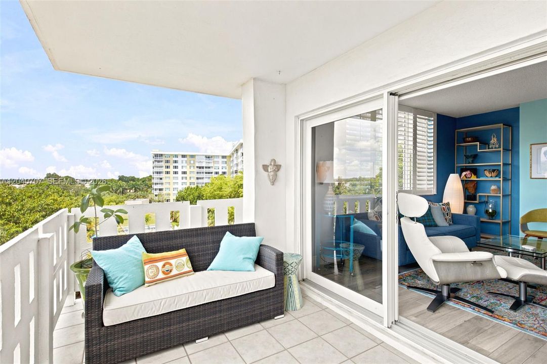 For Sale: $189,000 (2 beds, 2 baths, 1284 Square Feet)