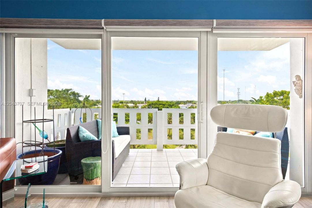 For Sale: $189,000 (2 beds, 2 baths, 1284 Square Feet)