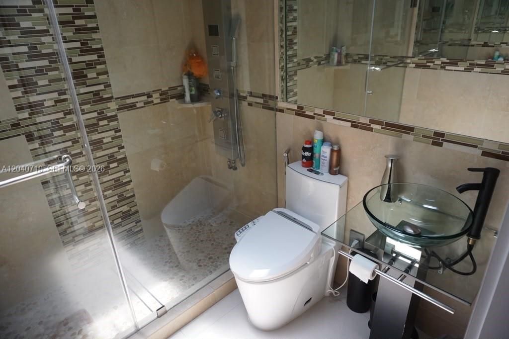 4th bathroom