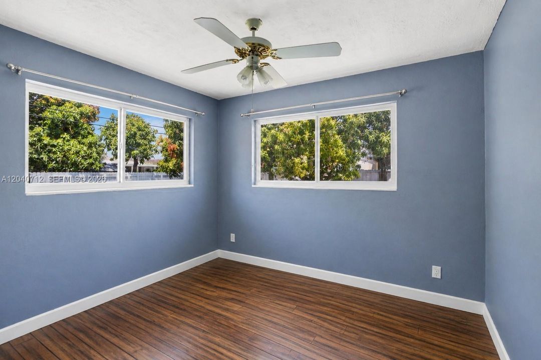 For Sale: $600,000 (3 beds, 1 baths, 1125 Square Feet)