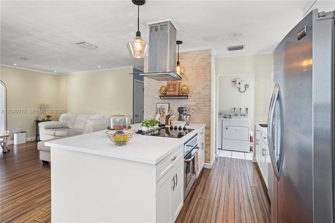 For Sale: $600,000 (3 beds, 1 baths, 1125 Square Feet)