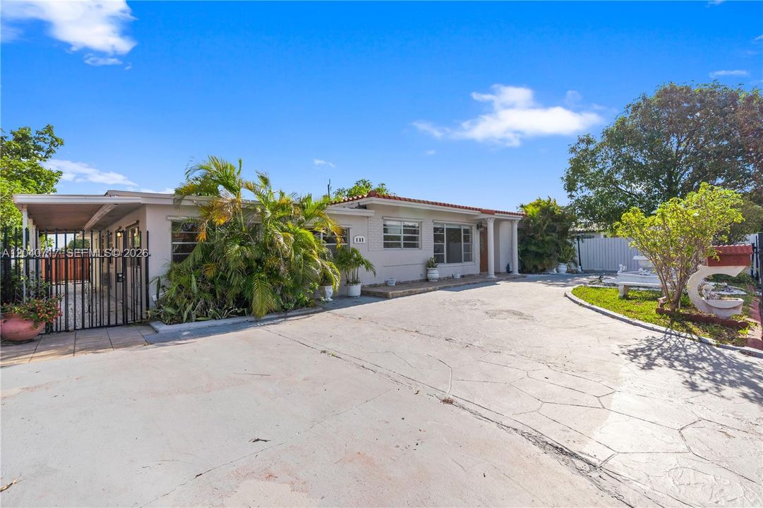 For Sale: $589,900 (4 beds, 3 baths, 2335 Square Feet)