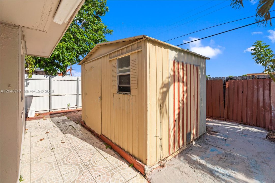 For Sale: $589,900 (4 beds, 3 baths, 2335 Square Feet)
