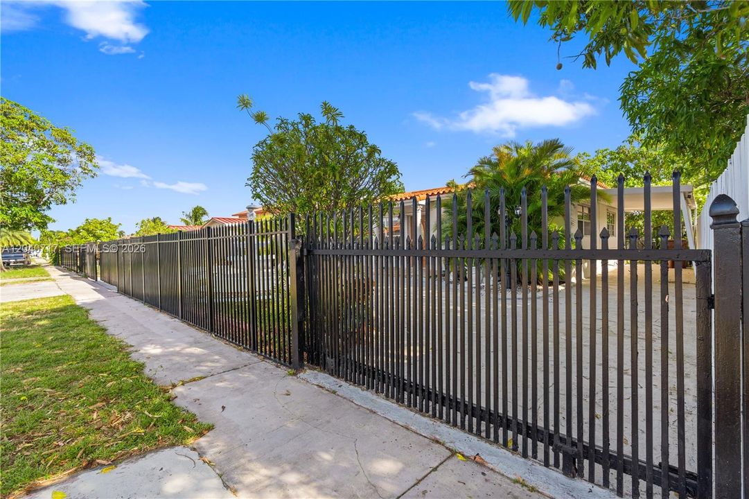 For Sale: $589,900 (4 beds, 3 baths, 2335 Square Feet)