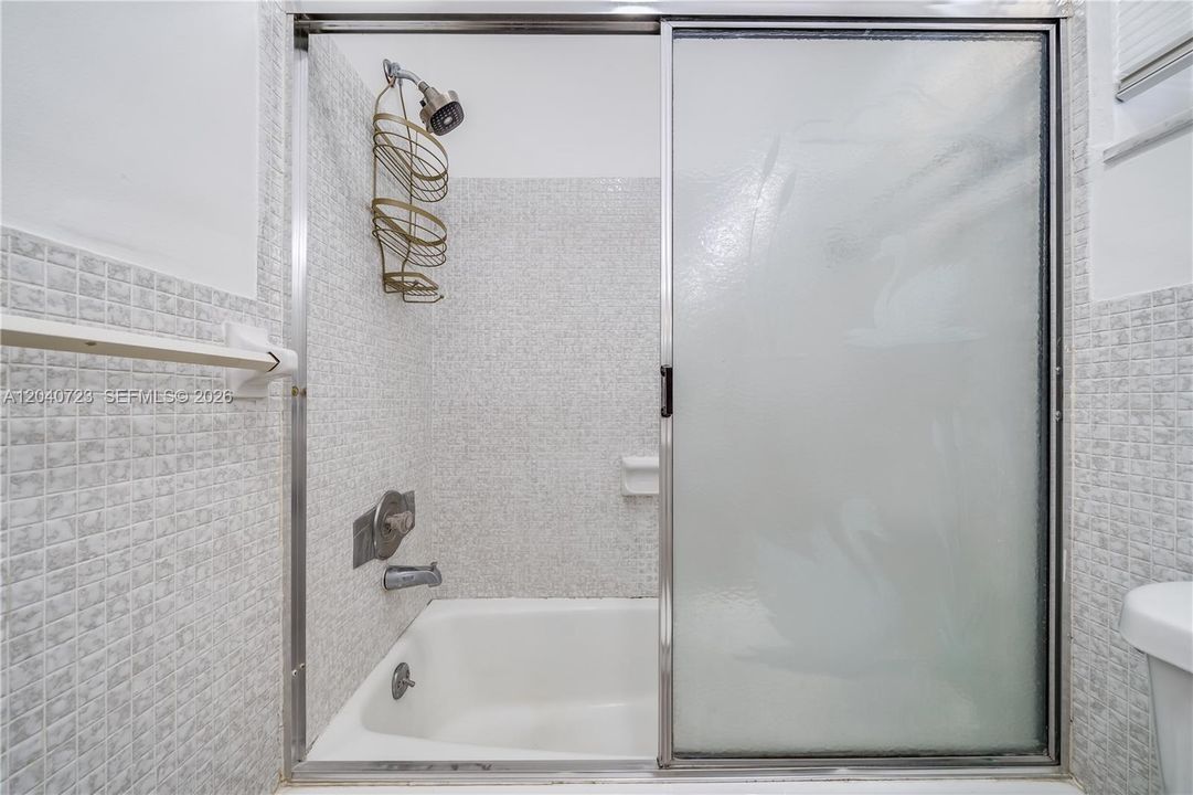 В аренду: $1,900 (1 спален, 1 ванн, 800 Квадратных фут)