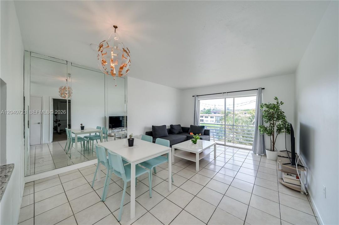 В аренду: $1,900 (1 спален, 1 ванн, 800 Квадратных фут)