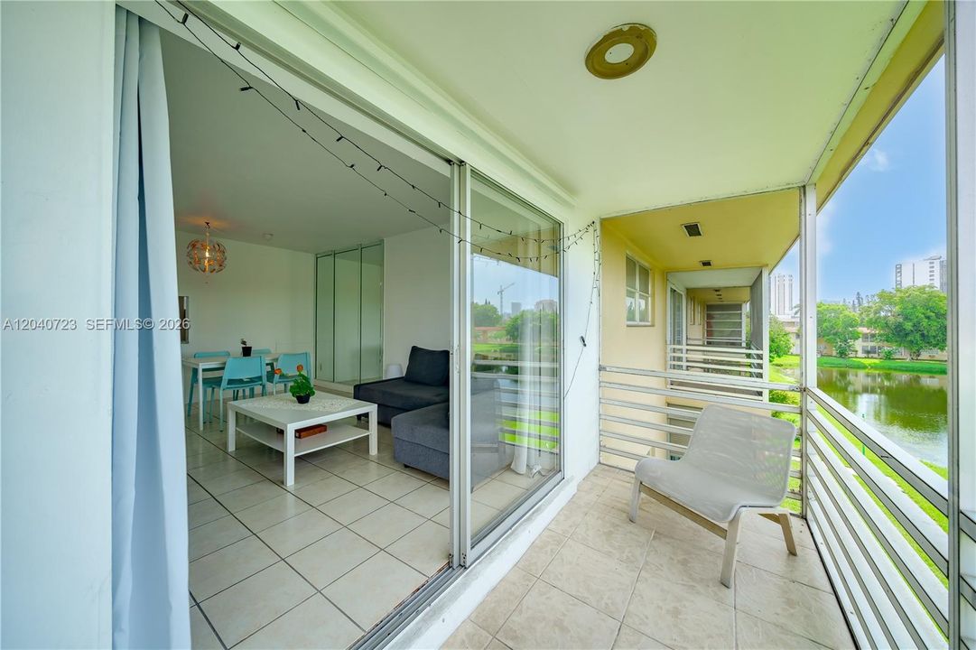 В аренду: $1,900 (1 спален, 1 ванн, 800 Квадратных фут)