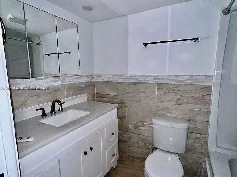 For Sale: $189,500 (2 beds, 2 baths, 920 Square Feet)