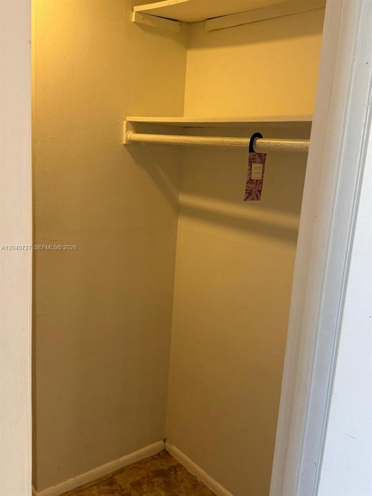 For Sale: $225,000 (1 beds, 1 baths, 672 Square Feet)