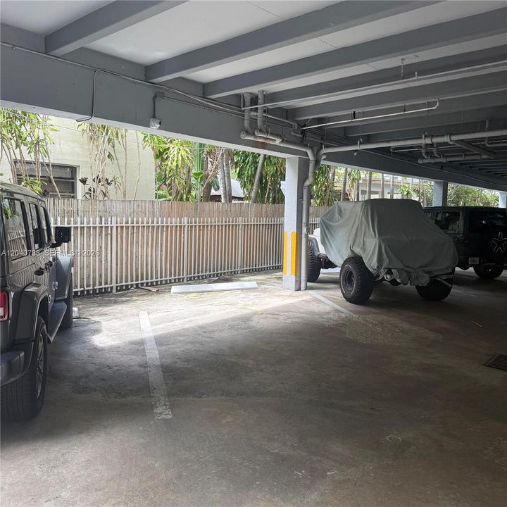 For Sale: $295,000 (1 beds, 1 baths, 520 Square Feet)