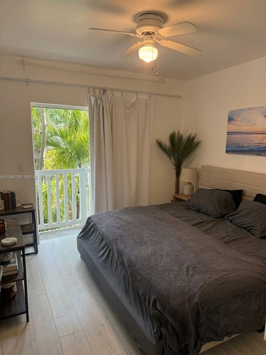 For Sale: $295,000 (1 beds, 1 baths, 520 Square Feet)