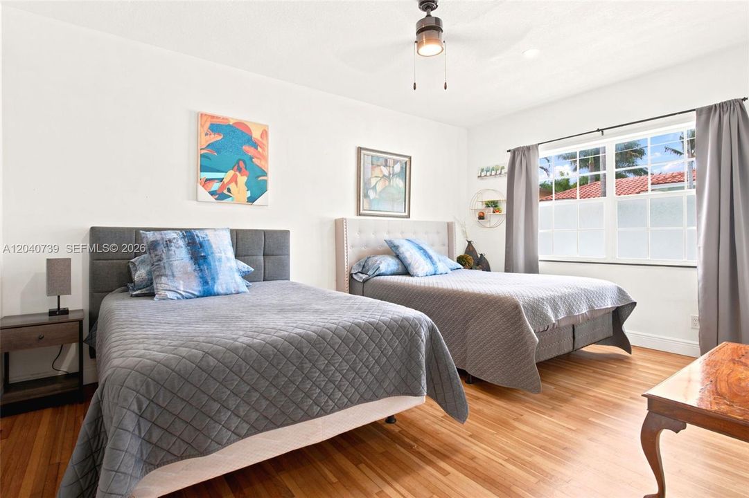 For Rent: $5,500 (3 beds, 3 baths, 1949 Square Feet)