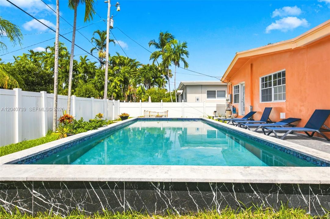 For Rent: $5,500 (3 beds, 3 baths, 1949 Square Feet)