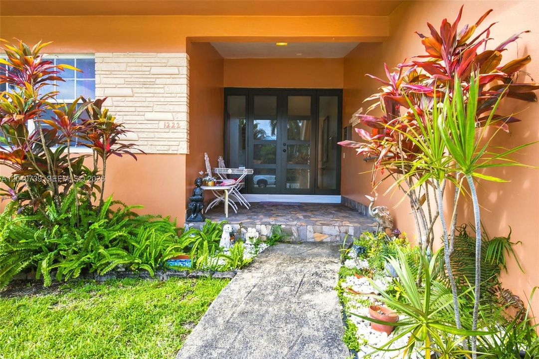 For Rent: $5,500 (3 beds, 3 baths, 1949 Square Feet)